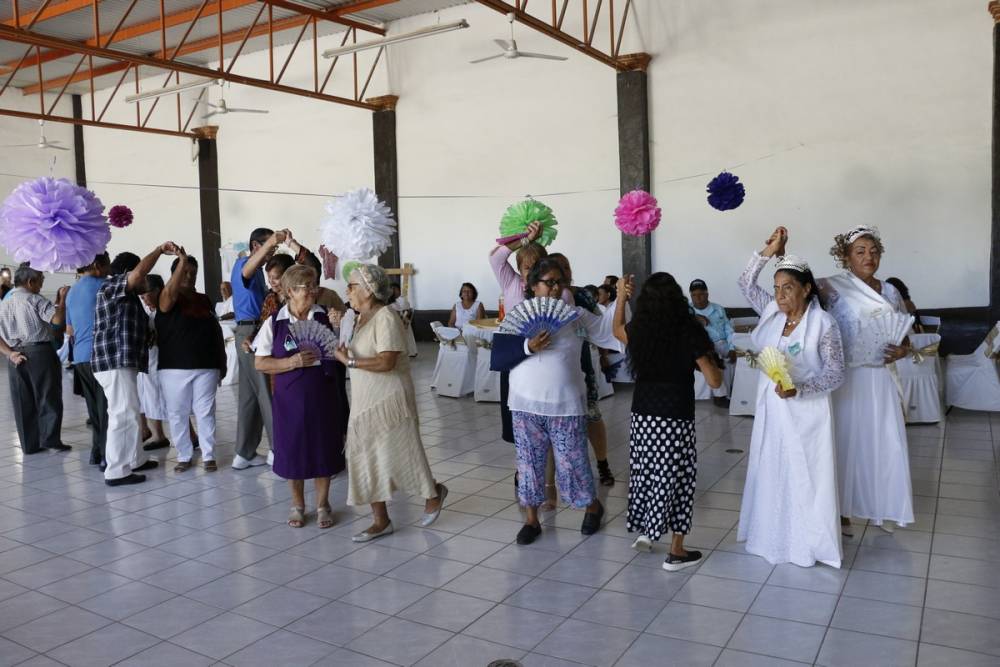 Celebra club ‘Eterna Juventud’ de DIF su 15º aniversario Celebra club ‘Eterna Juventud’ de DIF su 15º aniversario