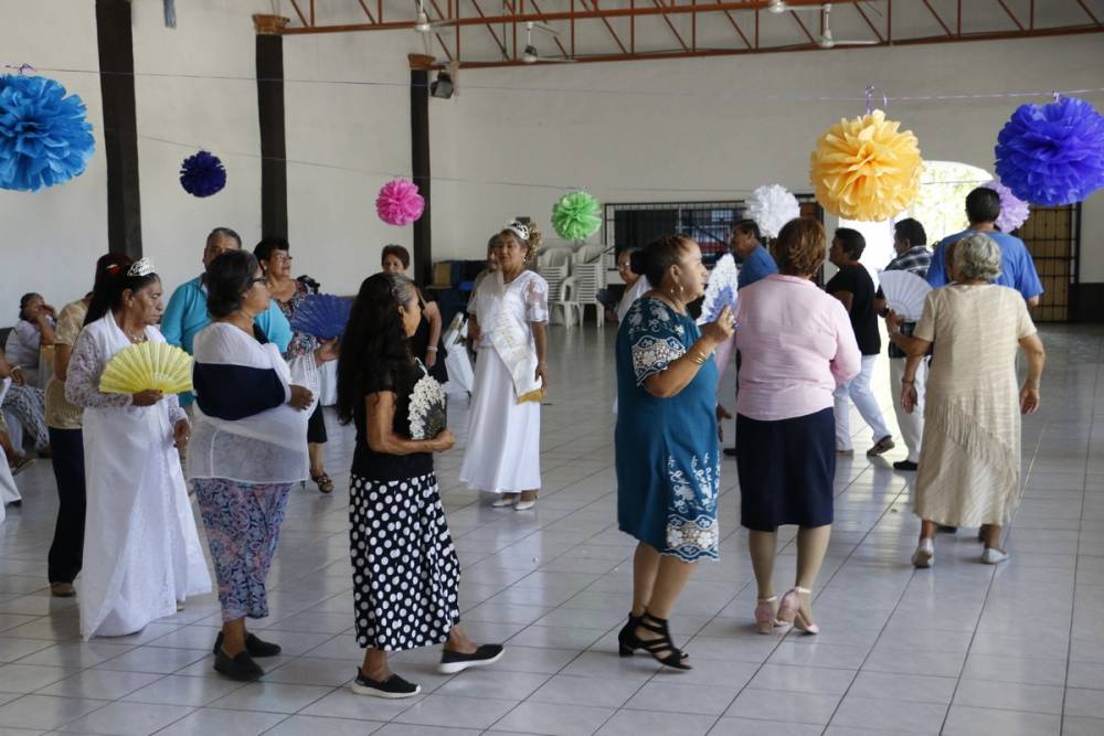 Promueve DIF una vida activa con los grupos de la tercera edad Promueve DIF una vida activa con los grupos de la tercera edad