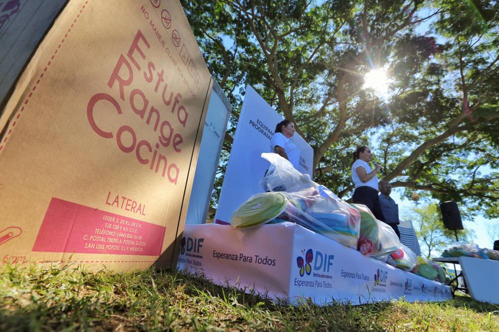 14 escuelas en Bahia de Banderas fueron equipadas para el programa Desayunos Escolares 14 escuelas en Bahia de Banderas fueron equipadas para el programa Desayunos Escolares