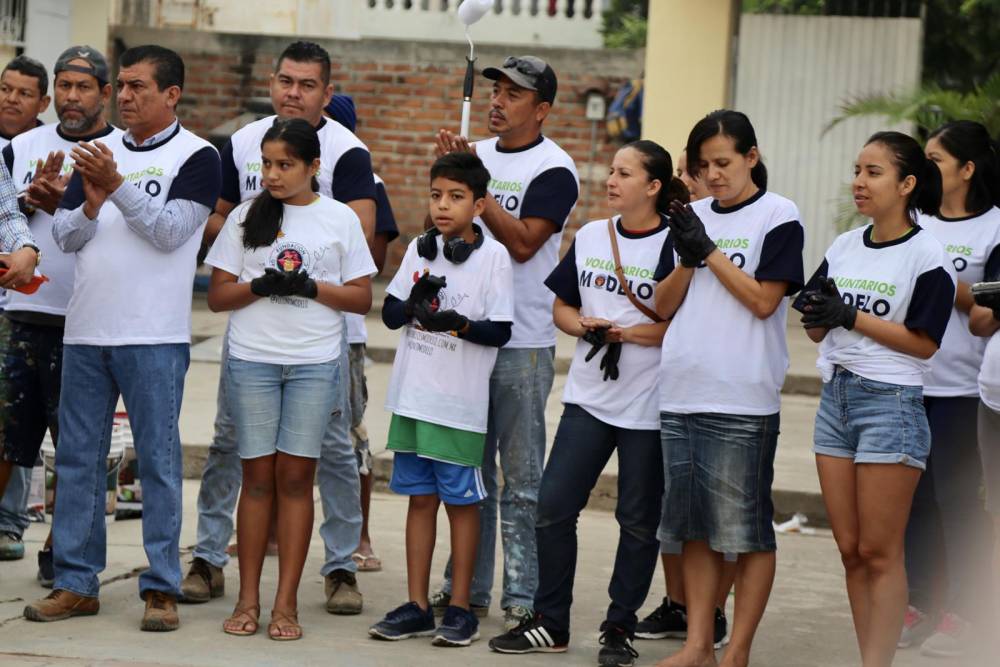 Pintan y rehabilitan escuela en Mezcales Pintan y rehabilitan escuela en Mezcales