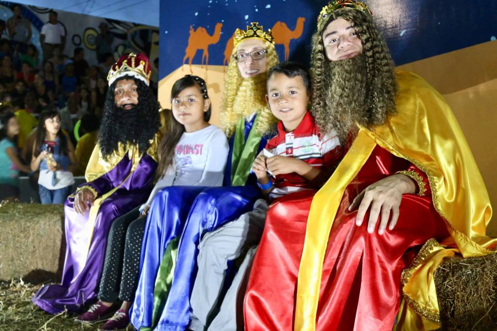 Sistema DIF brinda alegría a niños de Bahía de Banderas