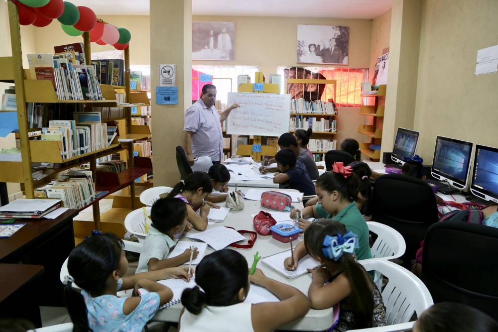 Imparten clases gratuitas de inglés en bibliotecas digitales 1 INGLES GRATIS DIF 1