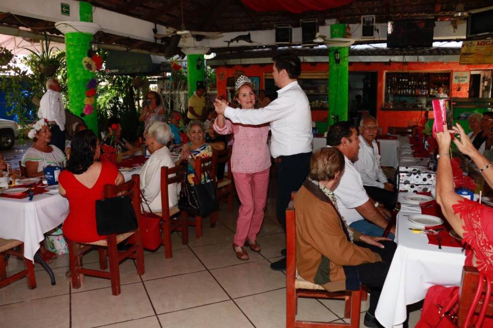 Grupo de la tercera edad ‘Semillas de Amor’ celebra su sexto aniversario Grupo de la tercera edad ‘Semillas de Amor’ celebra su sexto aniversario