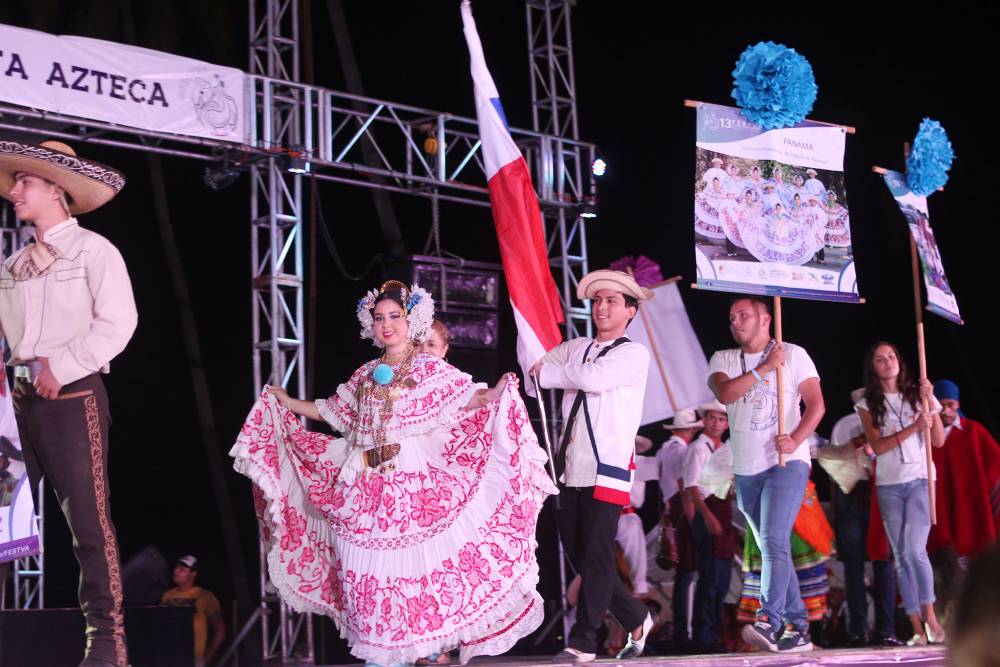 Veinte compañías folclóricas en el Festival Internacional Vallarta Azteca