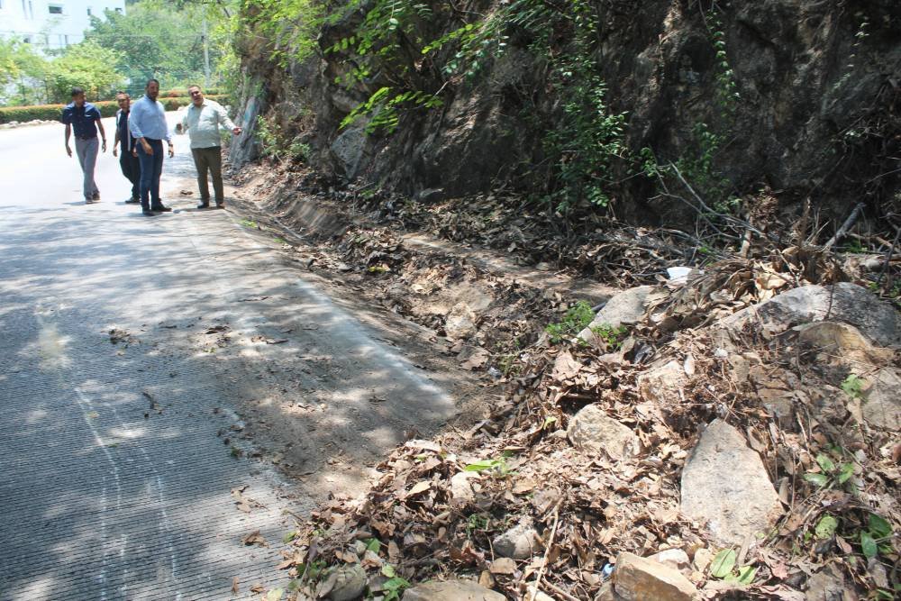 Alcalde de Vallarta supervisa trabajos de limpieza y desazolve