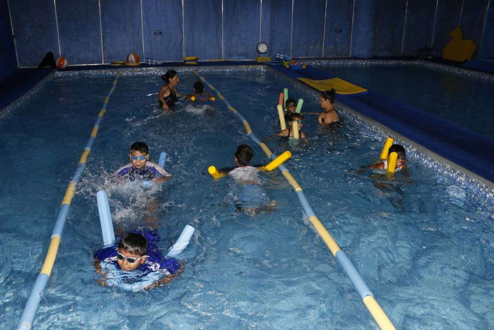 Beneficiarán a niños con clases de natación gratuitas 