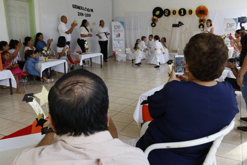 Egresan de CADI’s 90 pequeños, listos para iniciar el preescolar Egresan de CADI’s 90 pequeños, listos para iniciar el preescolar