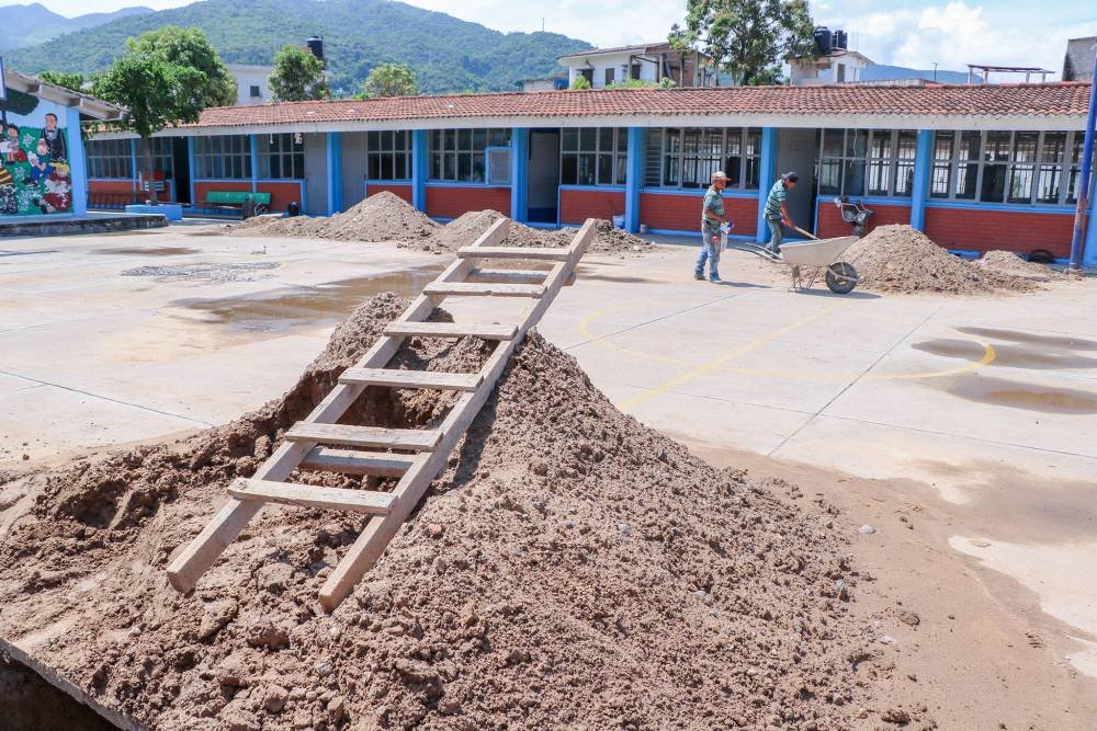 Regreso a clases en Vallarta: Saqueos y cuotas de inscripción