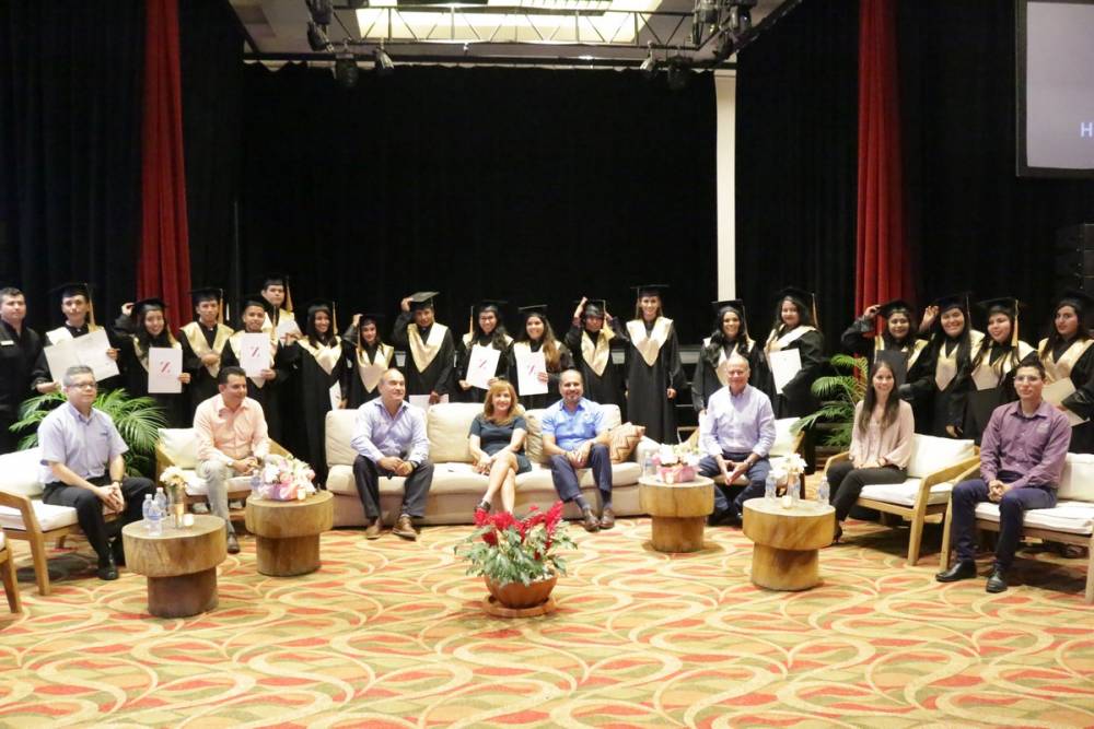 Concluyen jóvenes su capacitación del programa YCI