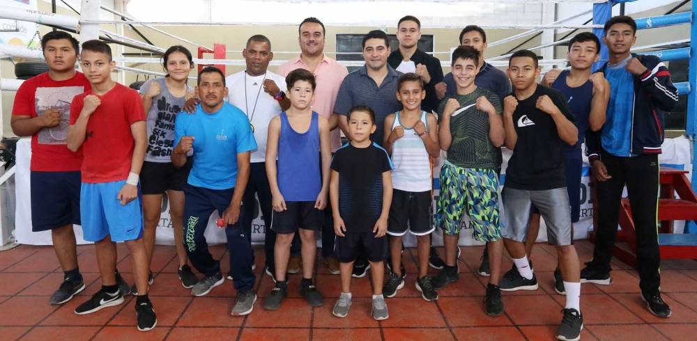 Visita diputado Erik Morales instalaciones deportivas de PV