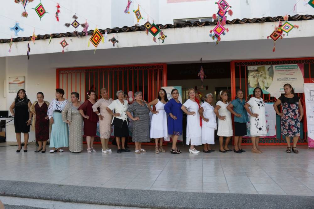 Presentan candidatas a Reina Municipal de los Adultos Mayores Presentan candidatas a Reina Municipal de los Adultos Mayores