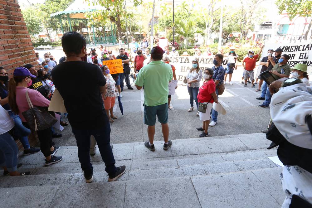 Protestas en todo el mundo piden cese del confinamiento: Vallarta se suma Protestas en todo el mundo piden cese del confinamiento: Vallarta se suma