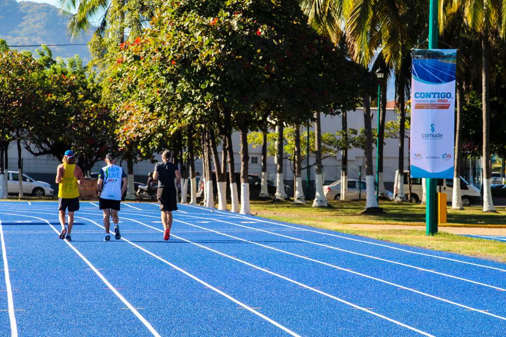 Histórico apoyo al deporte en la actual administración en Puerto Vallarta Histórico apoyo al deporte en la actual administración en Puerto Vallarta