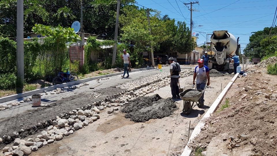 Realiza gestiones para la reparación de la carretera 200 sur Realiza gestiones para la reparación de la carretera 200 sur