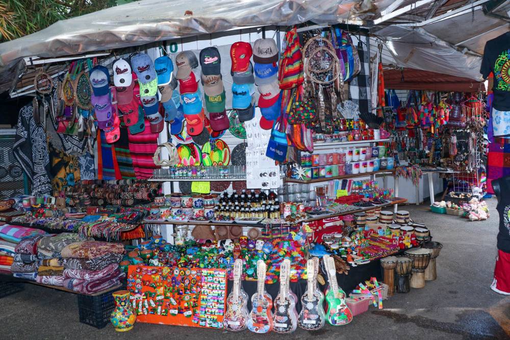 Aprueban 41 concesiones de mercados municipales