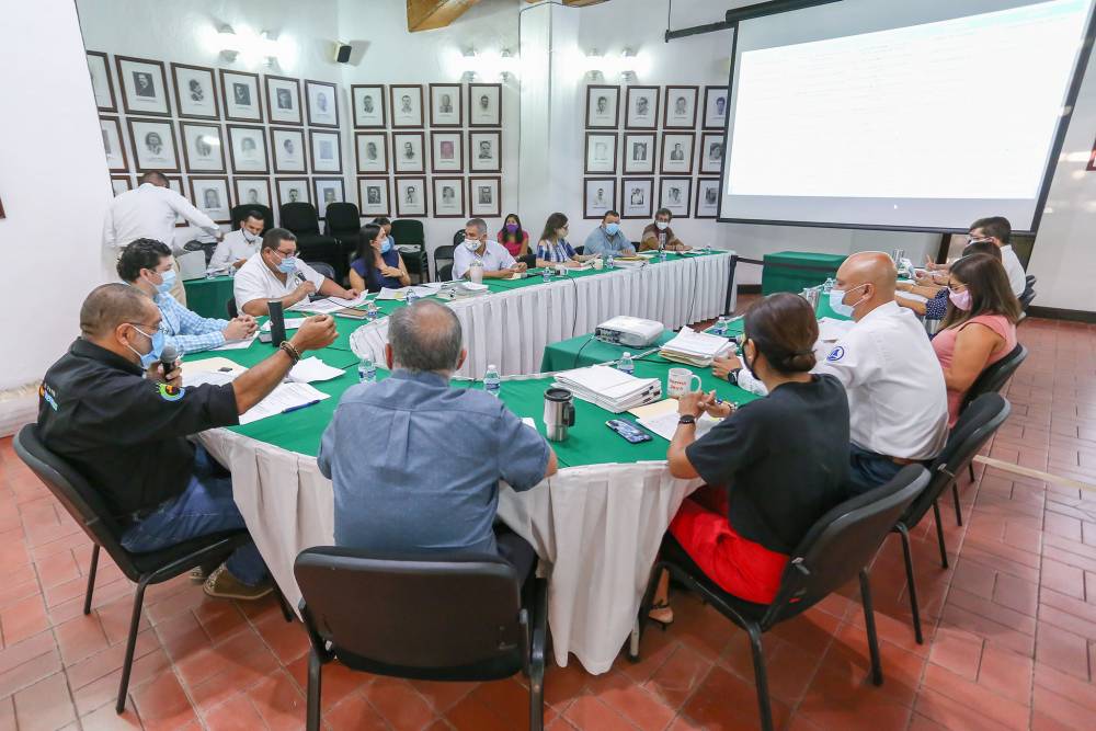 Reanudan reuniones del Consejo de Giros de Bebidas Alcohólicas