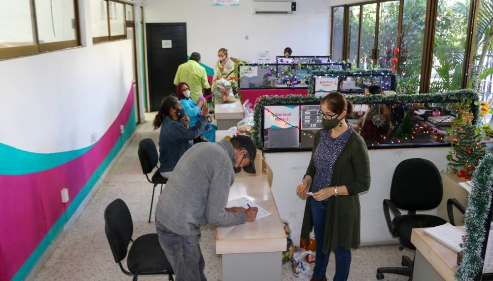 Mantiene DIF Vallarta apoyo alimenticio a sectores vulnerables