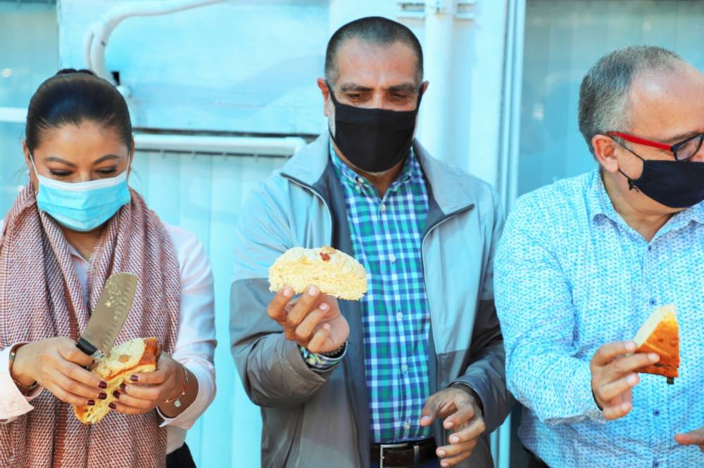 SEAPAL: Comparten la tradicional rosca de reyes SEAPAL: Comparten la tradicional rosca de reyes