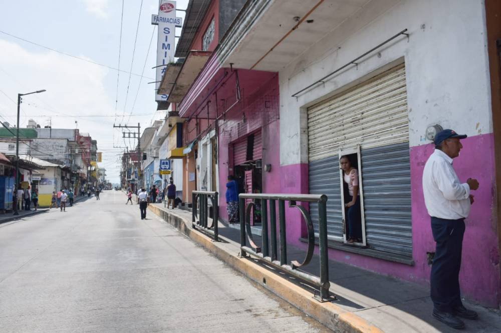 Nayarit: Tres semanas de cierre para comercios no esenciales