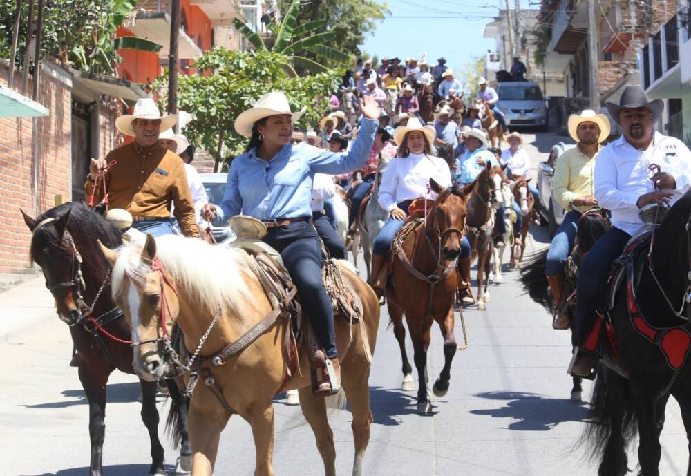 masiva cabalgata MC