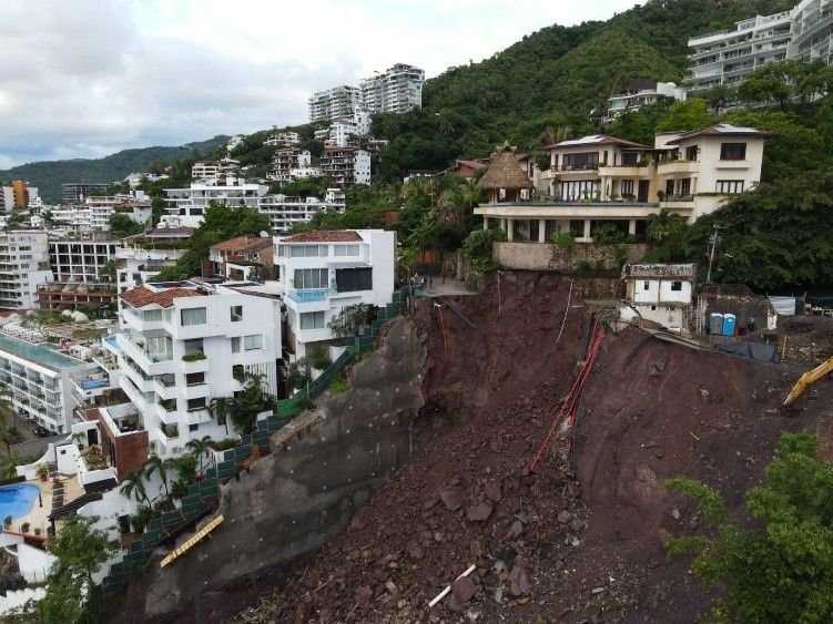 Ayuntamiento y Seapal tomarán acciones legales por derrumbe en Amapas