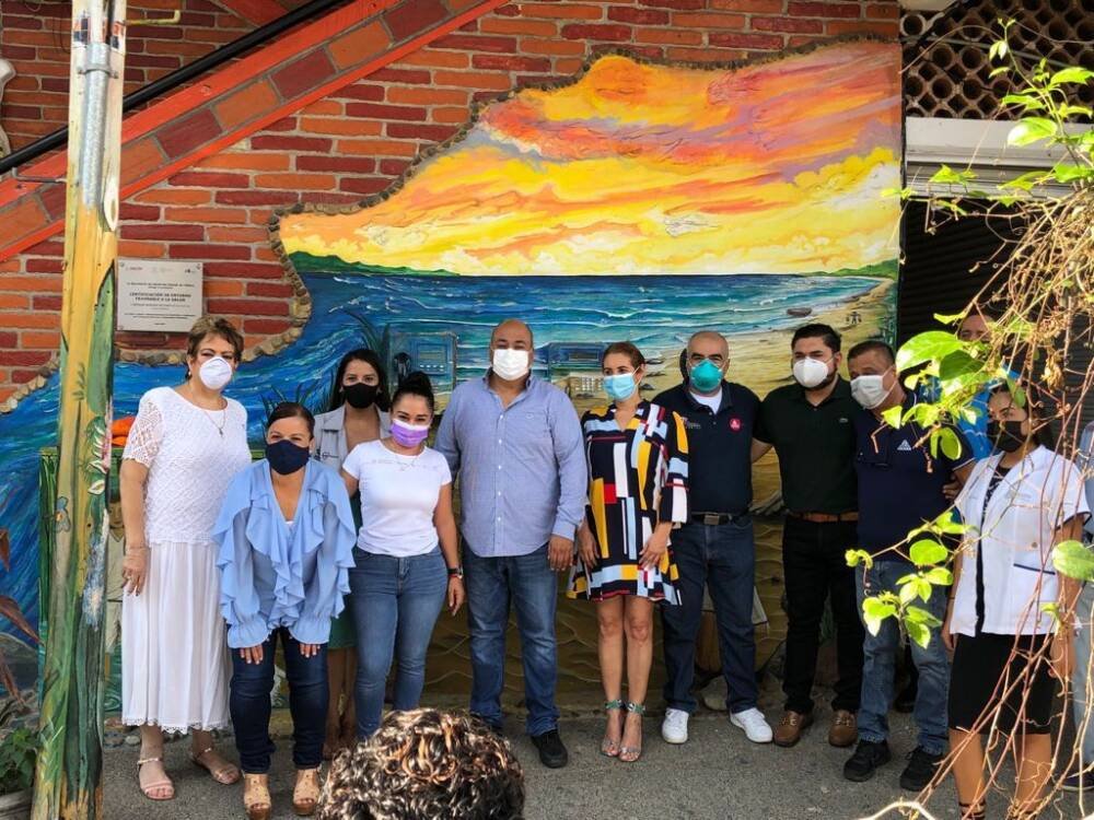 Mercado Río Cuale recibe el certificado como Entorno Saludable