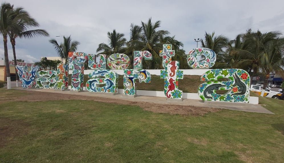 nuevas letras de bienvenida a puerto vallarta