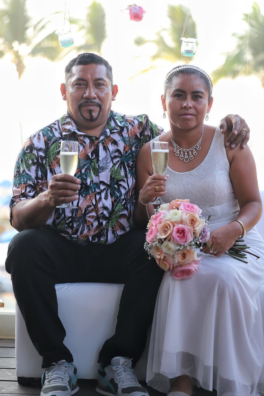 Romance en Bahía de Banderas: Cierra Febrero con 42 bodas colectivas