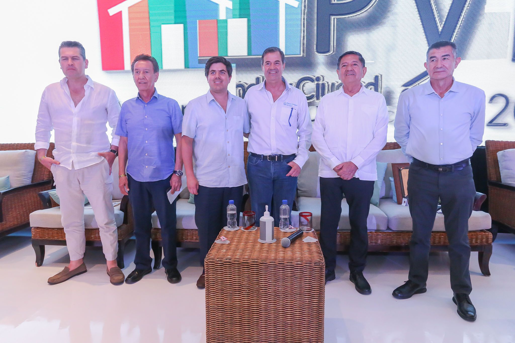 Alcalde de Puerto Vallarta inauguró la 11ª. Reunión Anual “Vivienda y Ciudad” 4 COMUNICADO 414 8