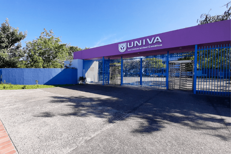 Incidente en UNIVA Vallarta: Ingresan hombres armados persiguiendo a una persona