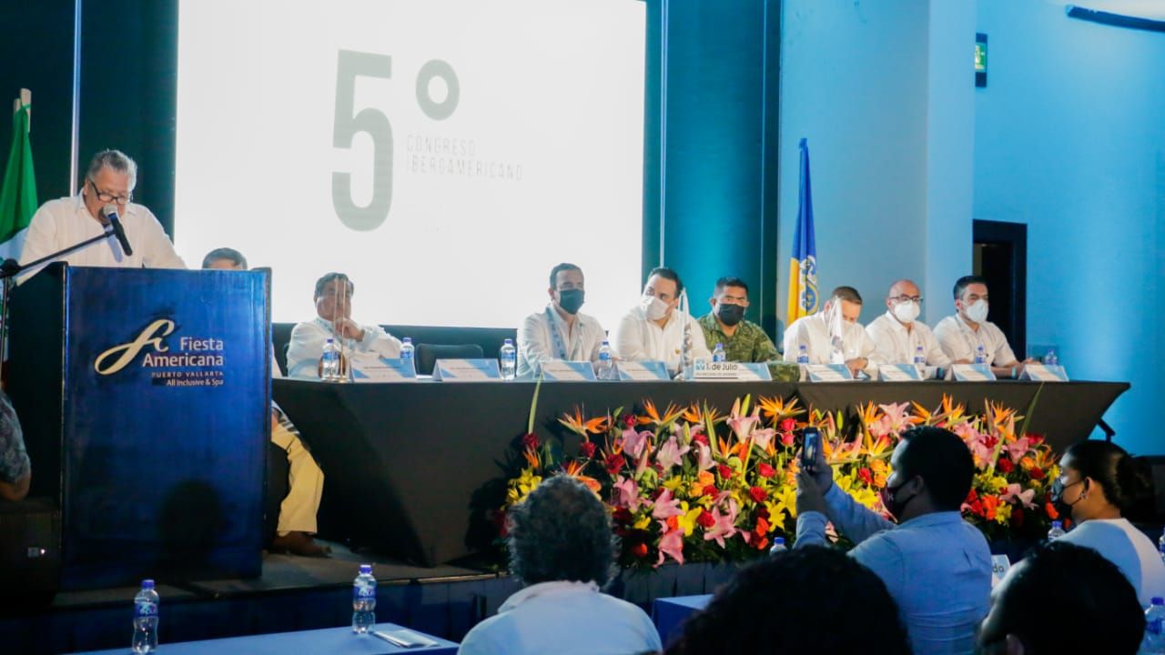 Puerto Vallarta es sede del 5º Congreso Iberoamericano de Topógrafos 2 Topógrafos