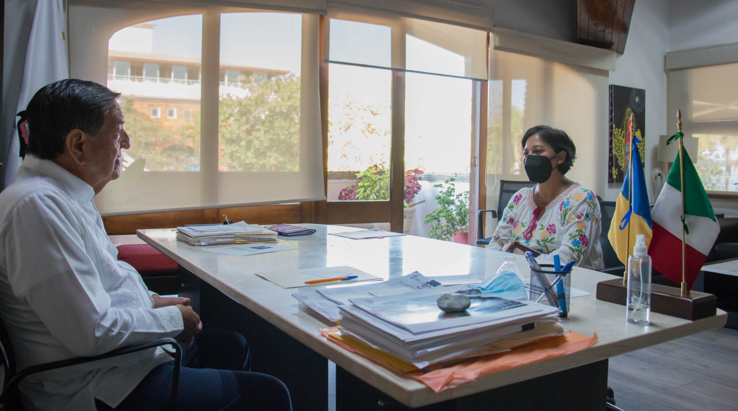 El Profe Michel escucha y atiende a los vallartenses 2 COMUNICADO 521 6 scaled