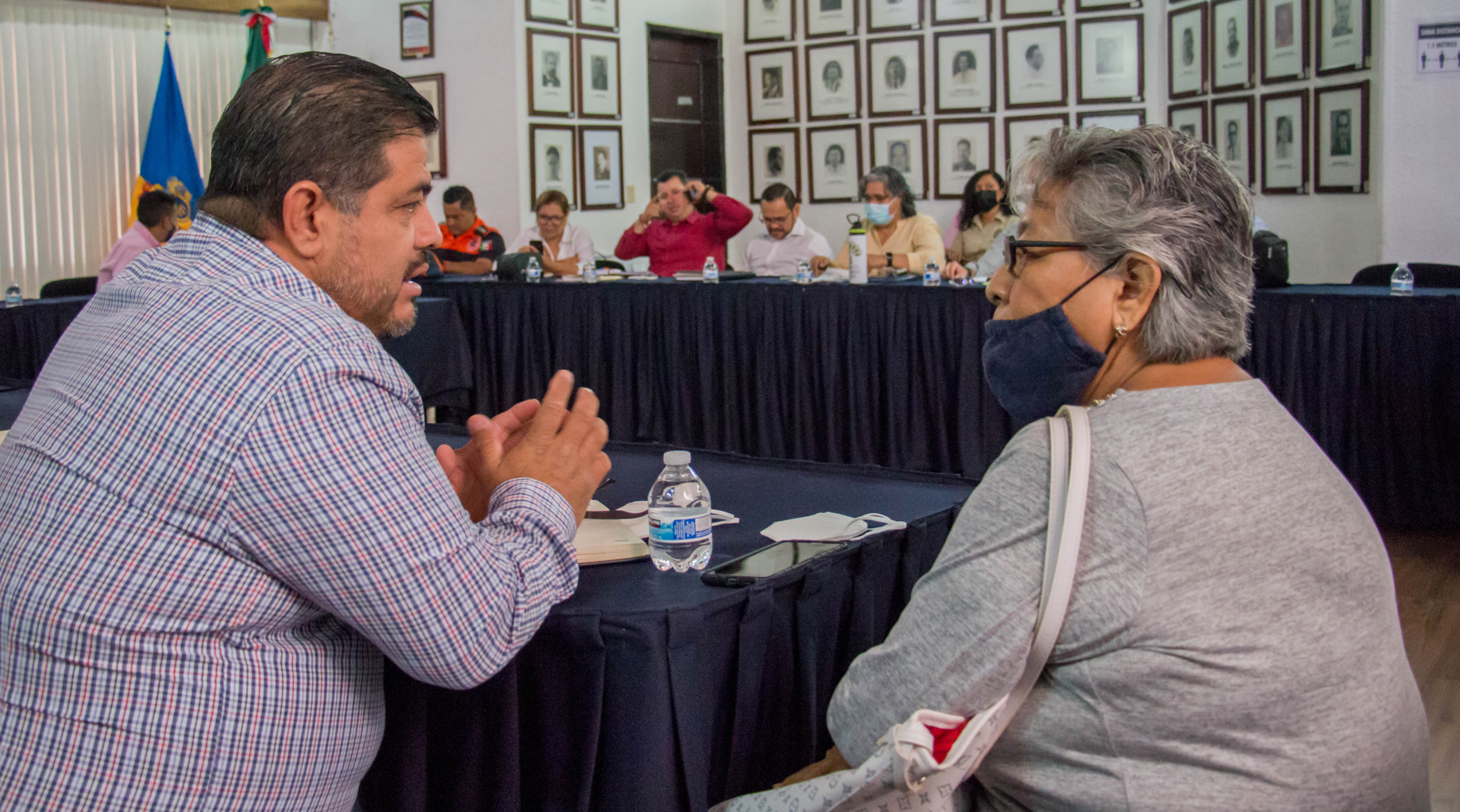 El Profe Michel escucha y atiende a los vallartenses 1 Profe Michel