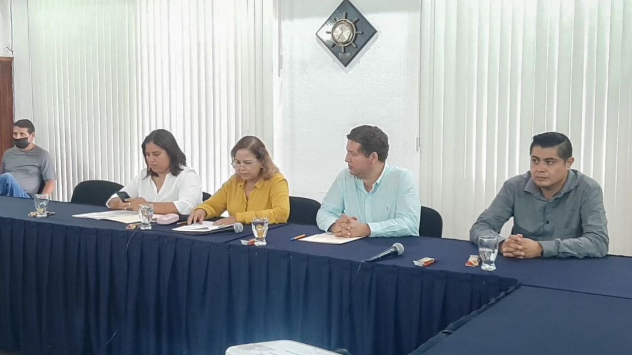 Contribuye gobierno municipal a mejorar las escuelas 2 escuelas