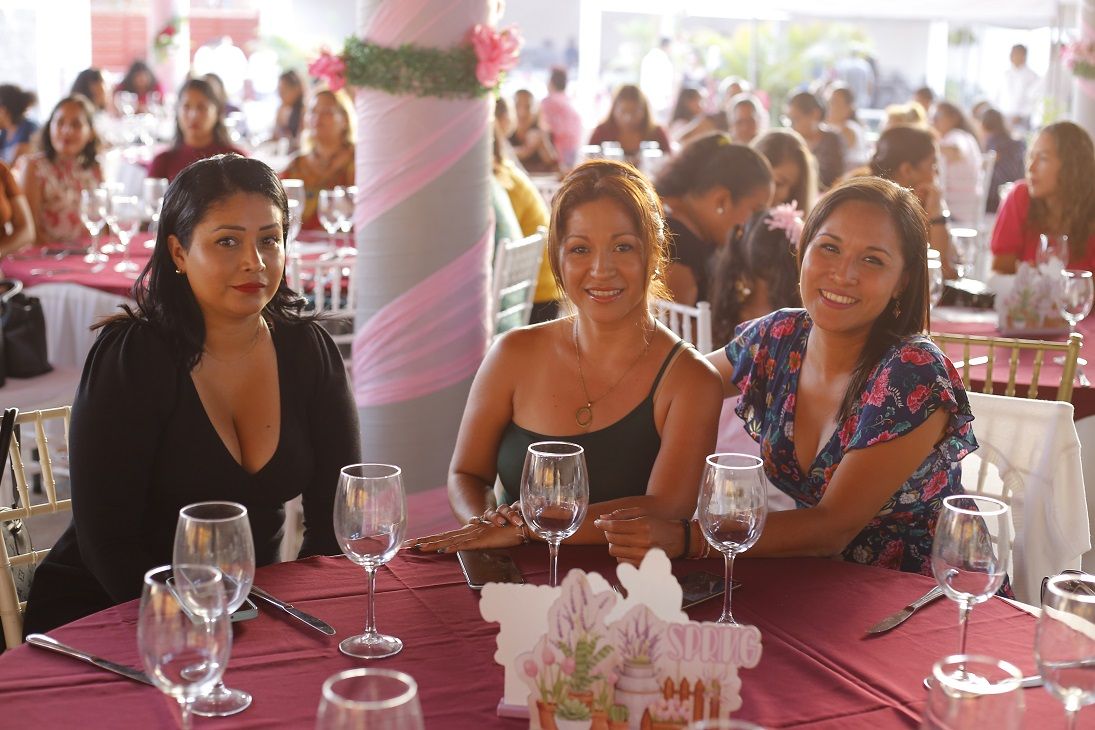 Celebra DIF Vallarta a colaboradoras 2 COMUNICADO 558 11.JPG