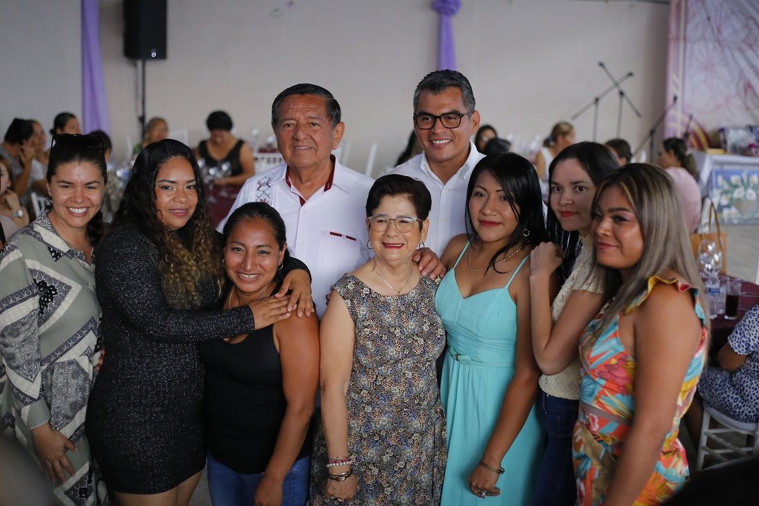 Celebra DIF Vallarta a colaboradoras Celebra DIF Vallarta a colaboradoras
