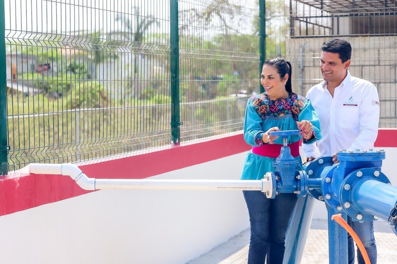 Inaugura Mirtha Villalvazo pozo profundo en Mezcales