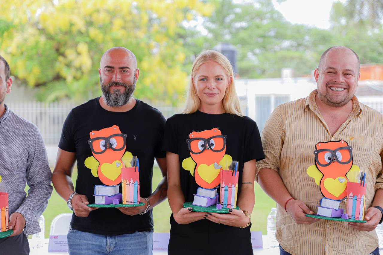 Entregan donativos a niños y niñas de la casa hogar