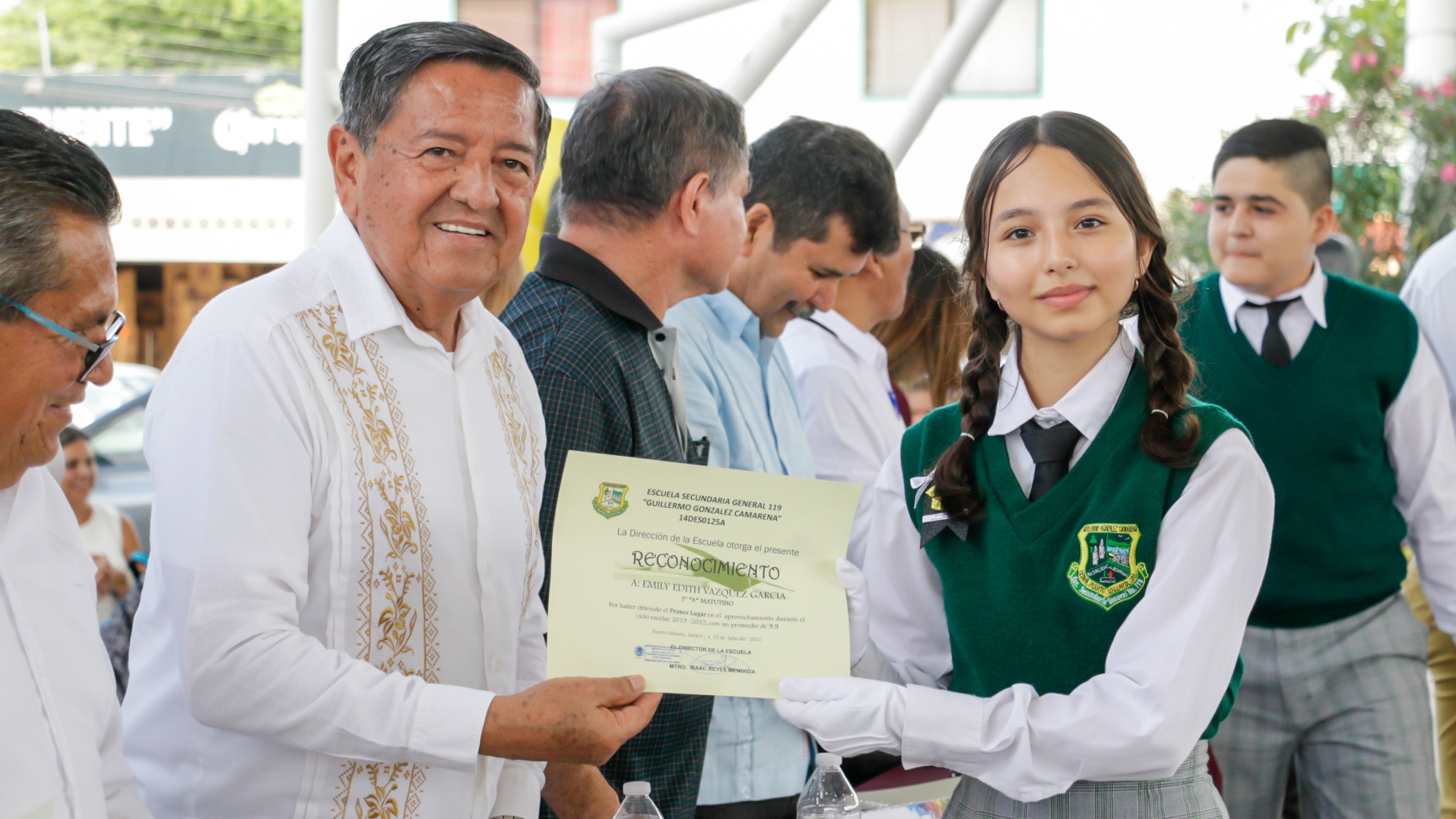 Reconoce la Secundaria 119 al Profe Michel