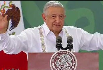 El presidente AMLO envió un saludo a Susana Carreño y abrazos a victimas de violencia