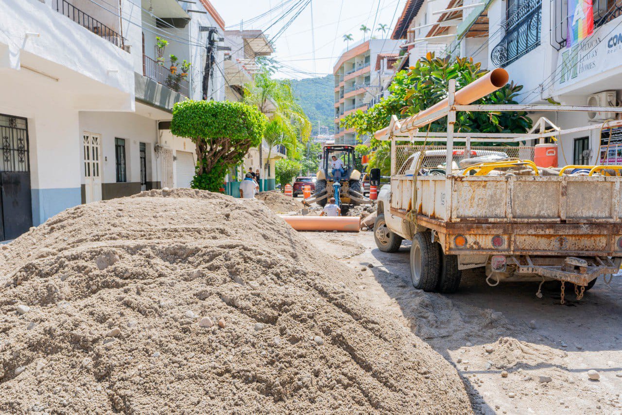 Repara SEAPAL Vallarta el colector Aquiles Serdán 4 colector