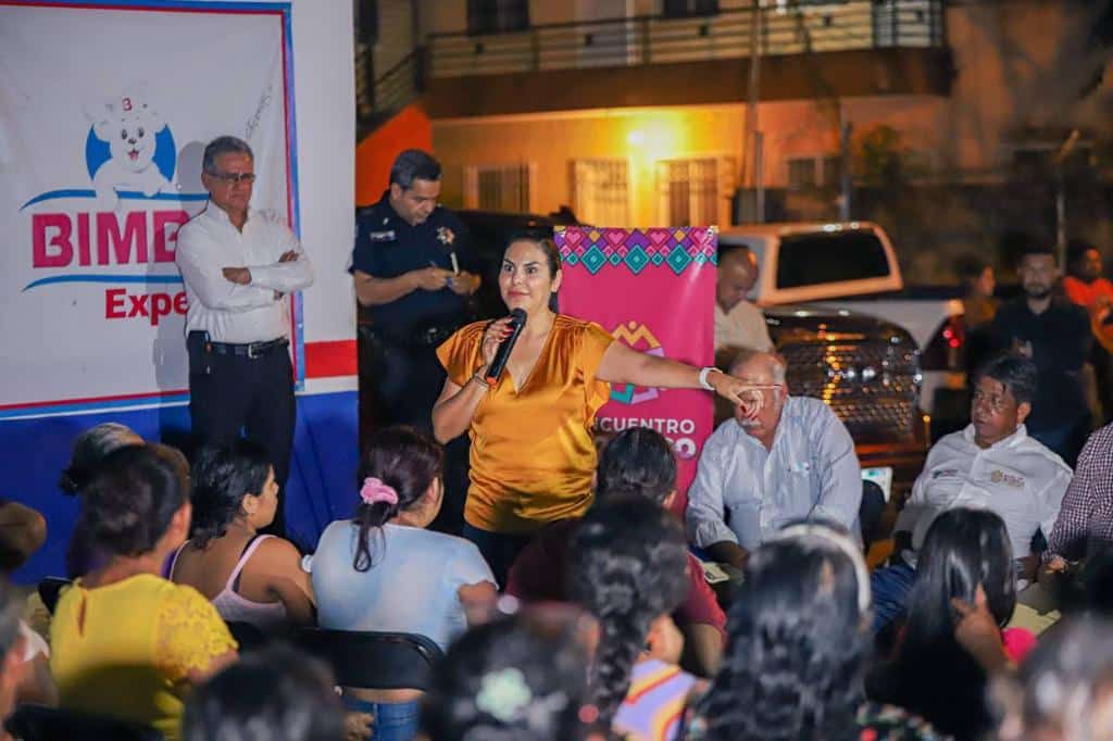 Mirtha Villalvazo trabaja de la mano con vecinos de Mezcales 6 Mezcales