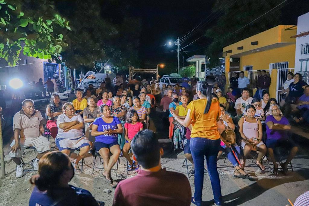 Mirtha Villalvazo trabaja de la mano con vecinos de Mezcales 4 Mezcales