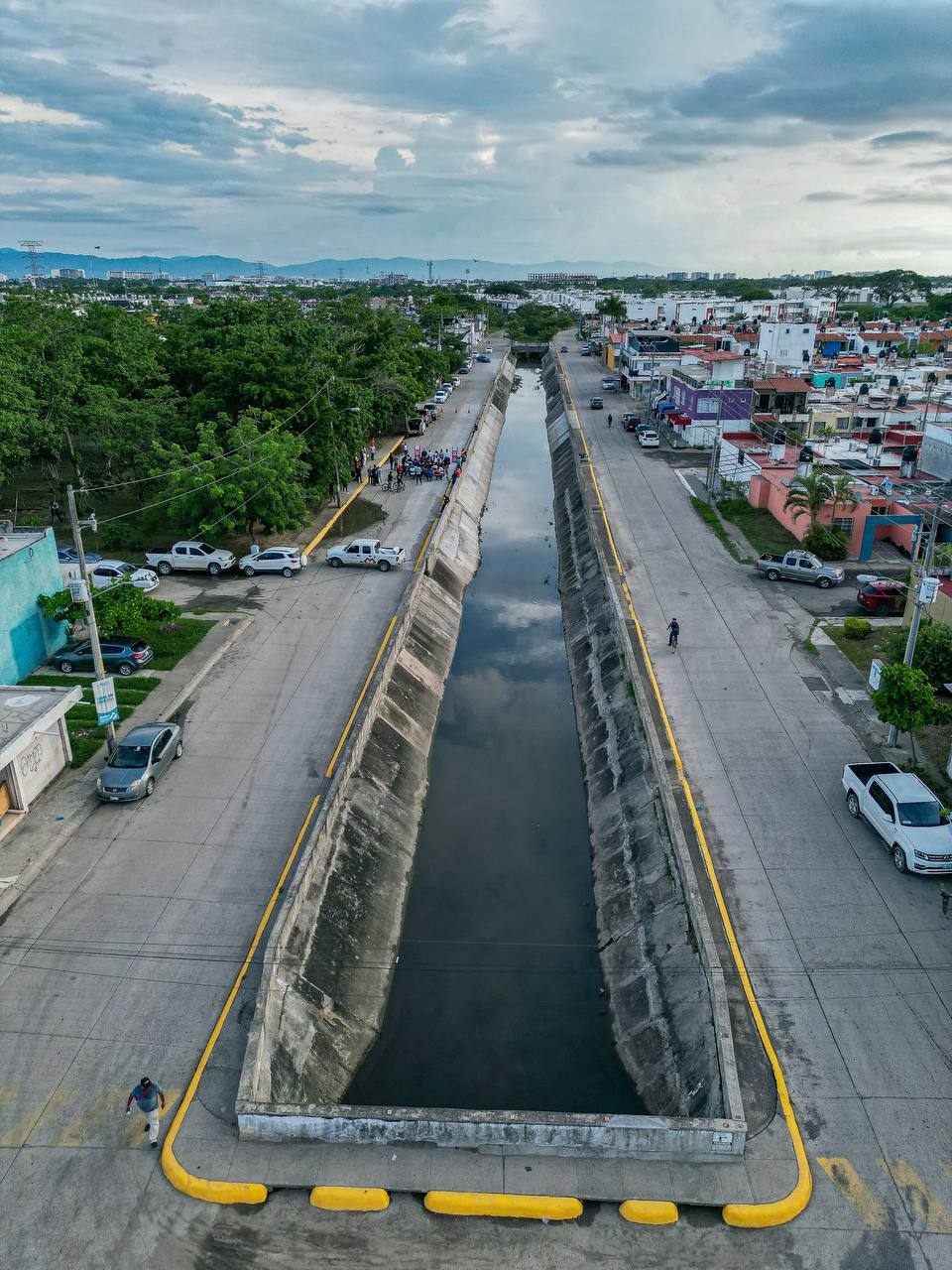 Rehabilitado el canal de la calle Tlaxcala de Valle Dorado 2 canal