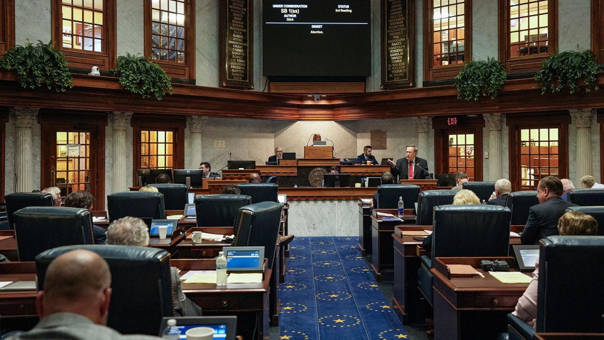 Indiana se convierte en el primer estado en prohibir el aborto Indiana se convierte en el primer estado en prohibir el aborto