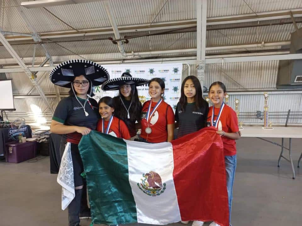 Niñas vallartenses son campeonas en olimpiada de robótica