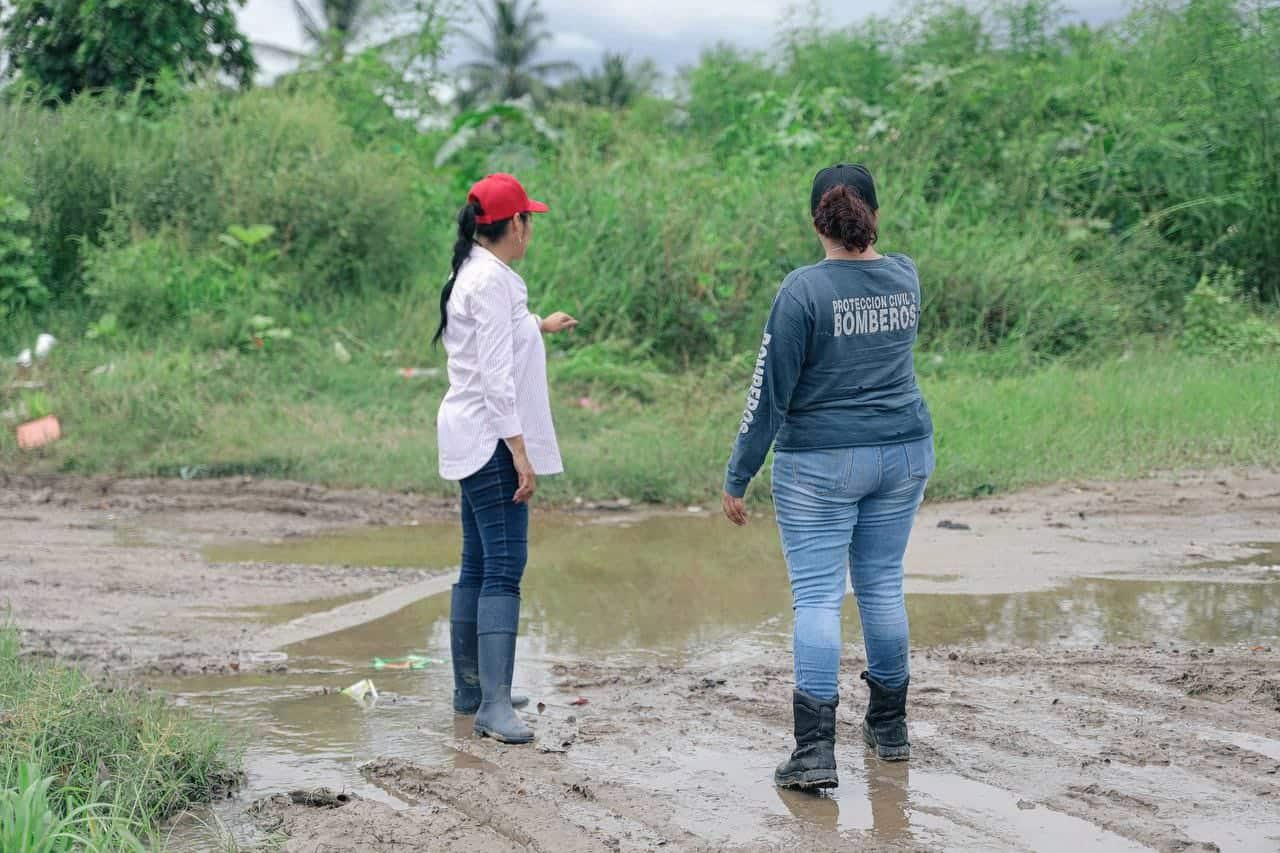 Mirtha Villalvazo visita las zonas afectadas por la Tormenta Tropical Kay Mirtha Villalvazo visita las zonas afectadas por la Tormenta Tropical Kay