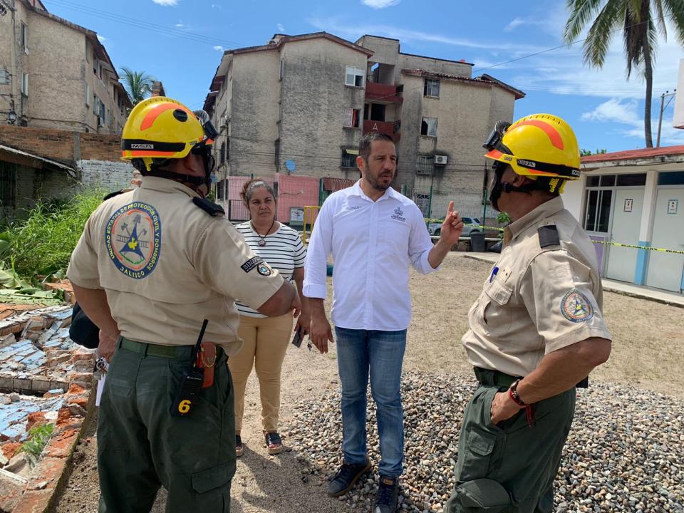 DRSE visita 14 escuelas que reportan daños, incluidas secundarias