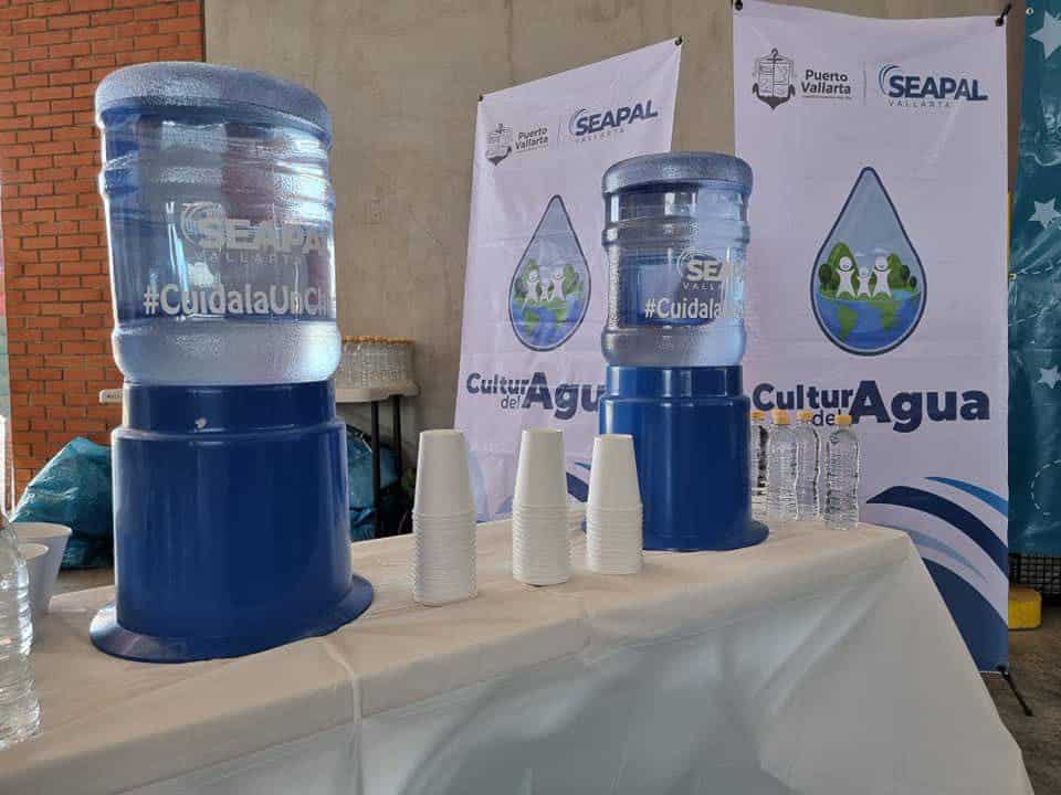 Aguamáticos llenan más de 16 mil garrafones durante octubre