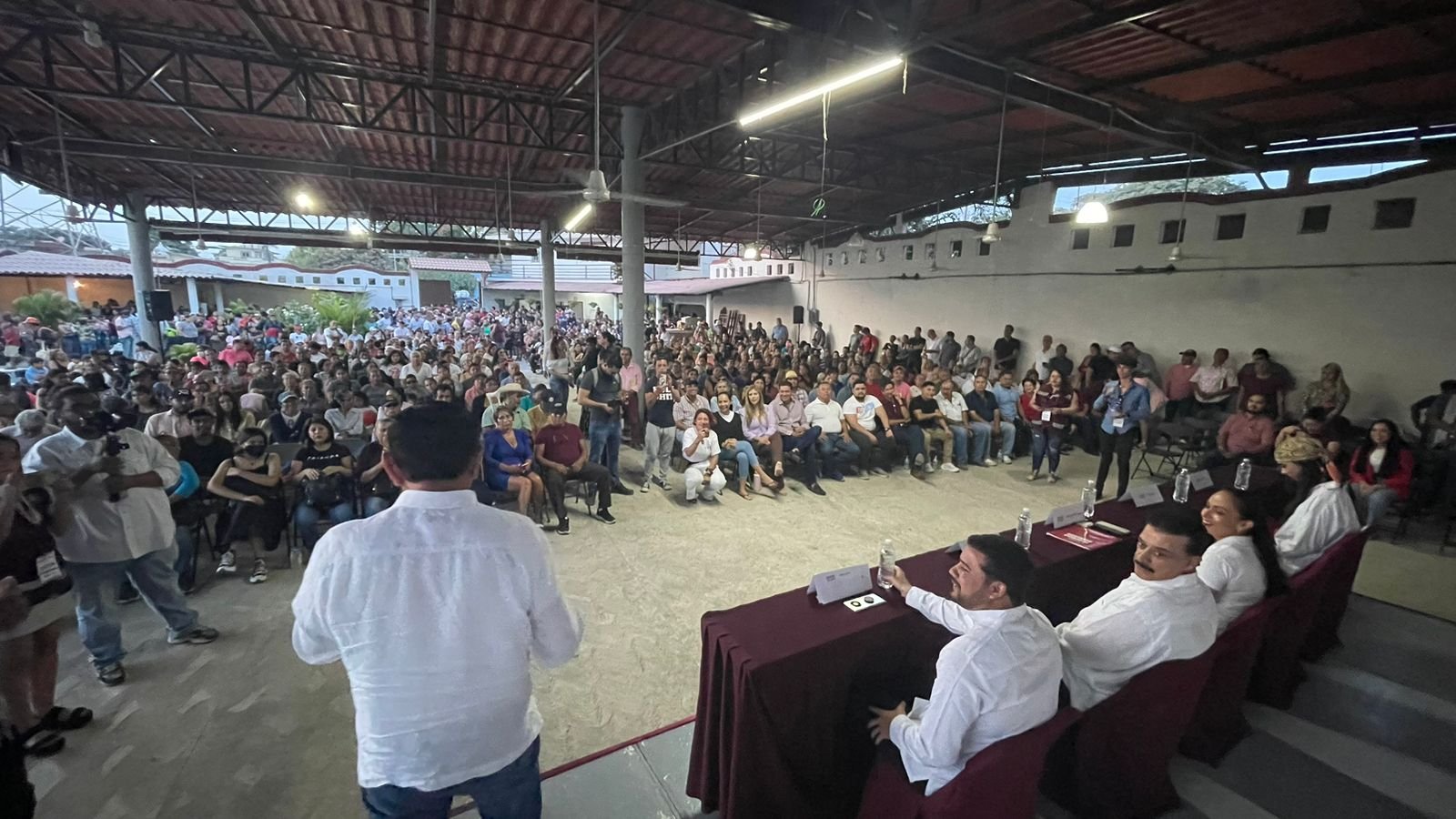 Gira de Unidad: 3 mil vecinos recibieron al comité estatal de Morena